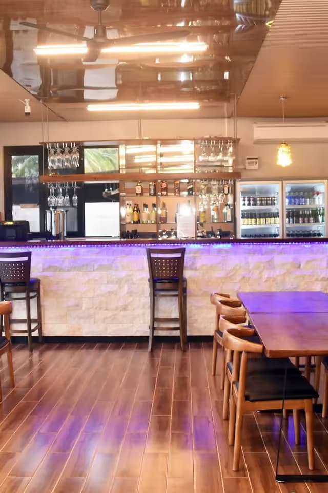 bar